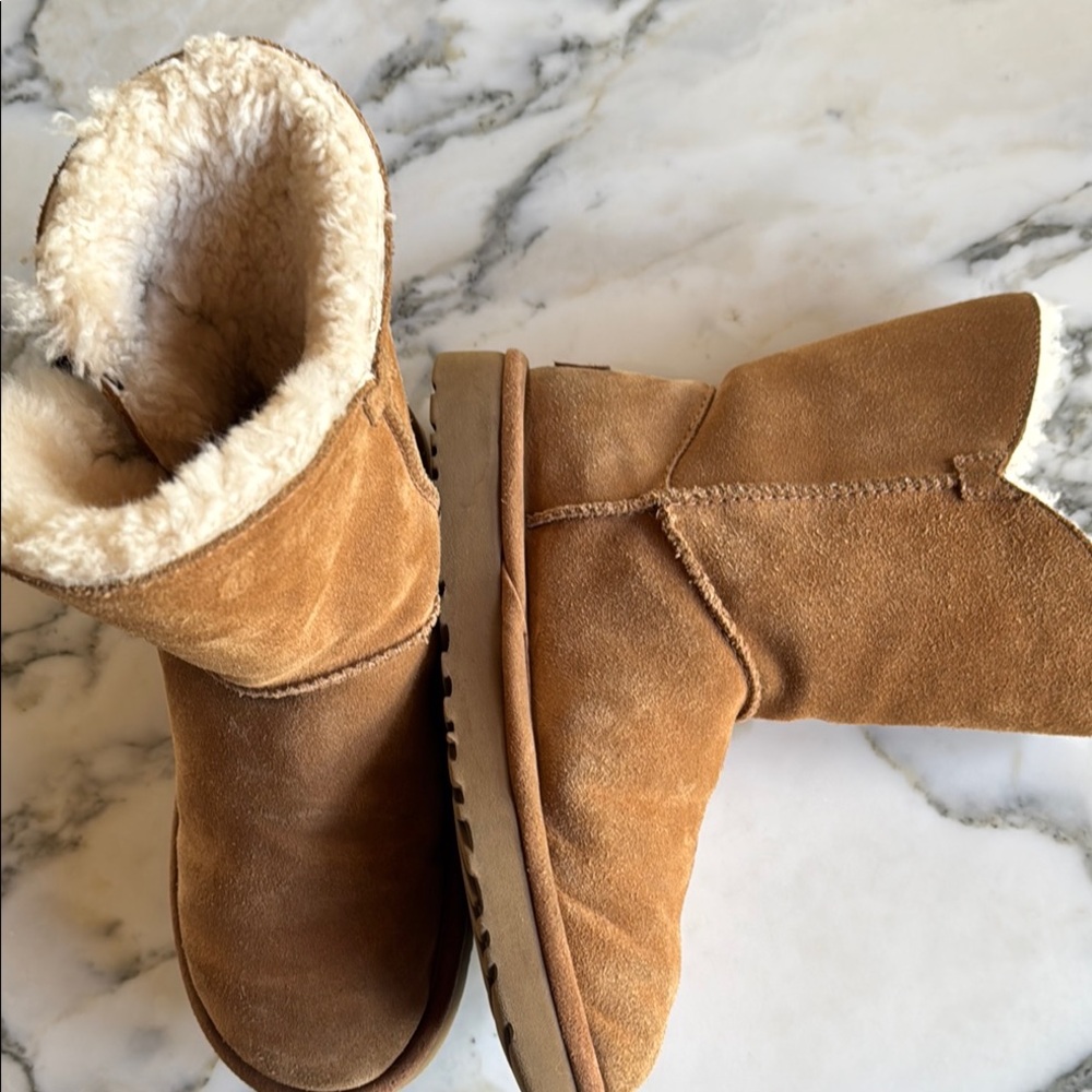 UGG Constantine Chestnut Boot with Plush Lining Women’s size 6 - Picture 11 of 13